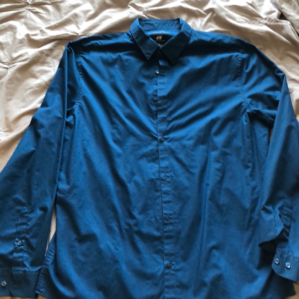 H and M button down